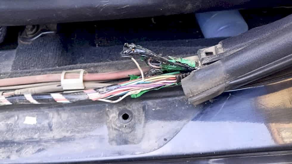 Поиск проблемы и ремонт проводки на месте