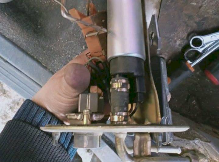 Произвели замену моторчика бензонасоса на Toyota sprinter